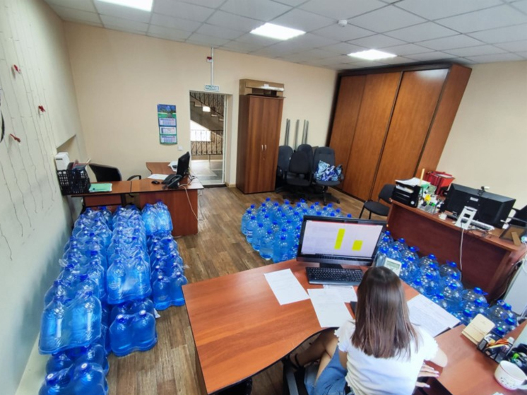 Томичи создали волонтёрский штаб с запасами питьевой воды на время её отключения