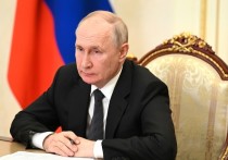 Президент РФ Владимир Путин в ходе встречи с руководителями предприятий обрабатывающей промышленности признался, что госзакупки иномарок для чиновников должны быть исключены