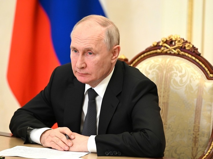 Путин сообщил, что госзакупок иномарок для чиновников не должно быть