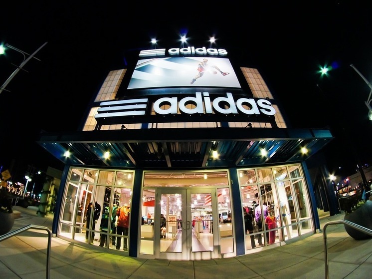 Reuters: Adidas решил закрыть оставшиеся в России торговые точки