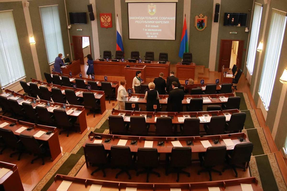 Карелия госслужащие. Карелия госслужащие. Карелия госслужащие. Завьялова петрозаводск правительство рк. Социально-культурный молодёжный центр г сортавала фото.