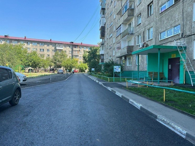 Глава региона Хоценко распорядился выделить дополнительные 50 миллионов рублей на ремонт дворов в Омске