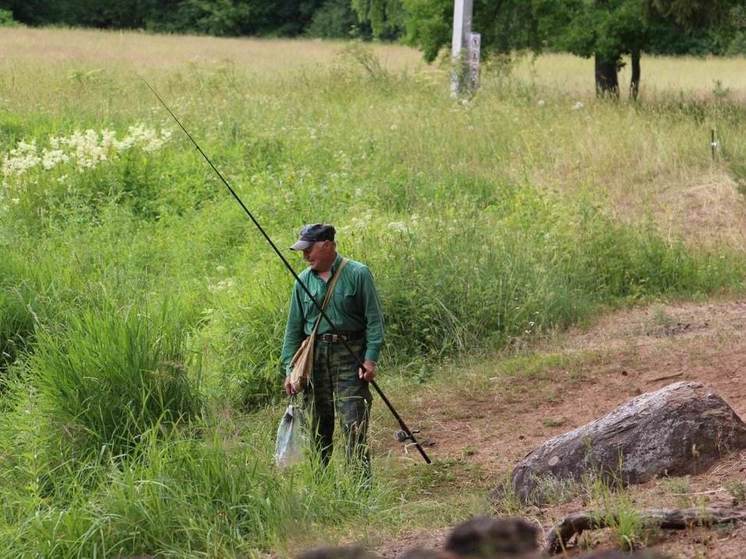 Петербургским рыбакам перечислили самые «клевые» дни в августе