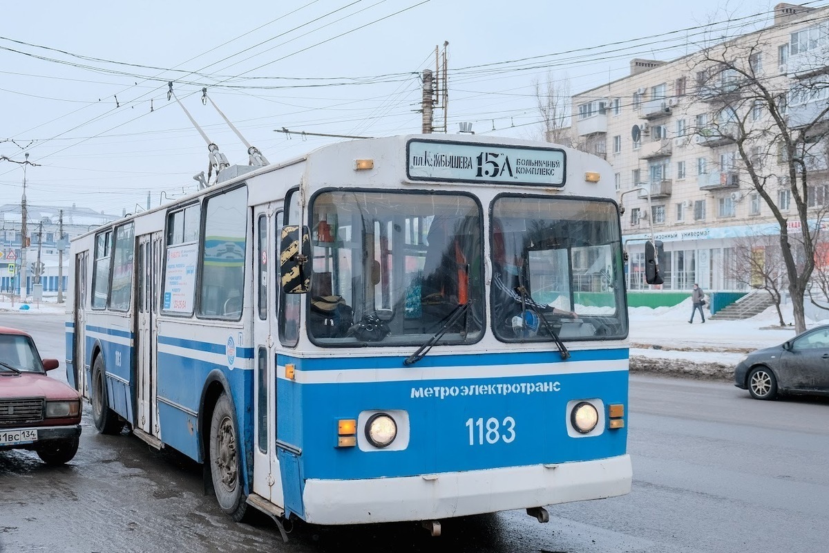 Волгоград маршрут 12. Волгоградский троллейбус 15а. Новые троллейбусы Волгограда 10а. Троллейбус Волгоград моршут8. Троллейбус Волгоград 1998.