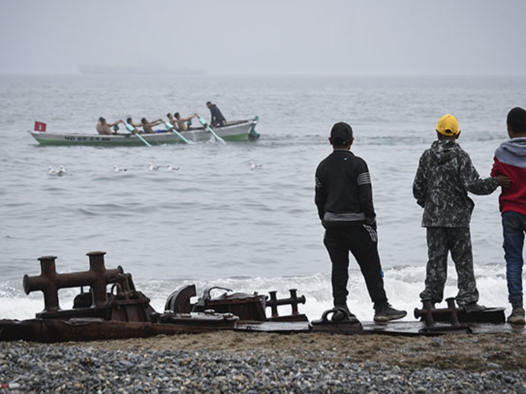 Чукотскую регату на традиционных байдарах перенесли из-за непогоды