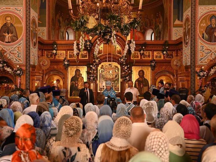 Белгородцы отметили престольный праздник Почаевского храма