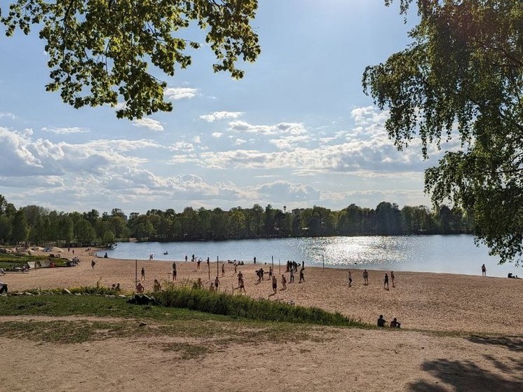 Ленинградцам назвали водоемы в регионе, в которых купаться безопасно