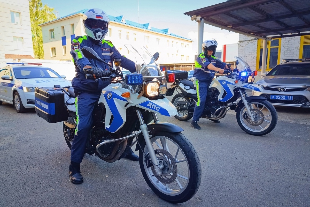 На улицы Брянска выехал первый мотопатруль ДПС - МК Брянск