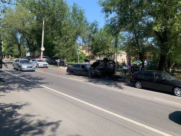 Три человека пострадали в автомобильной аварии в Ростове