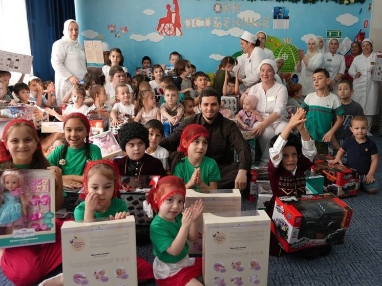 В Грозном всем сотрудникам и пациентам детского психоневрологического центра вручили премии