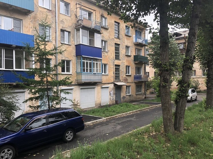 Читинка пожаловалась на сорванные сроки ремонта фасада дома