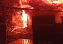 В Жукове сгорел двухквартирный жилой дом