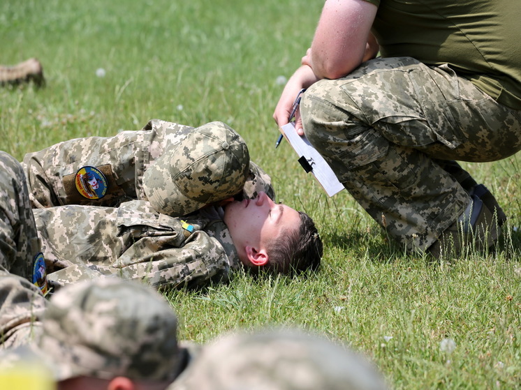 РИА: инструкторы из Дании и Великобритании готовили в 2021 году боевиков на Украине