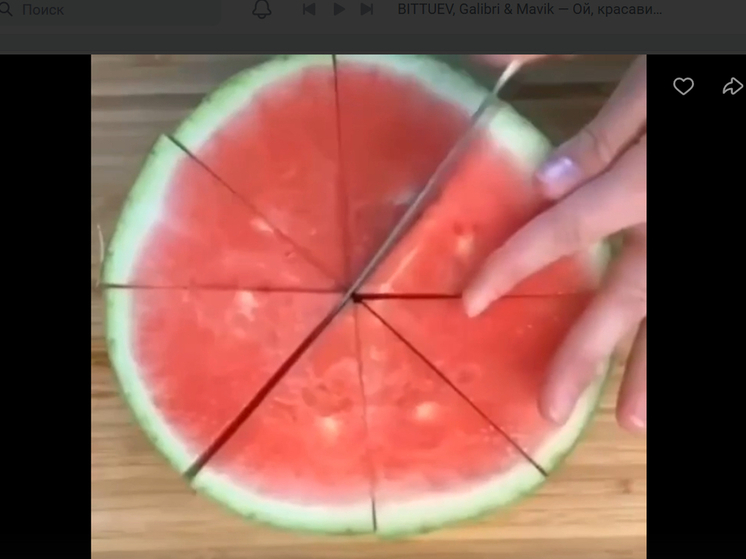 Глава Олонецкого района Карелии красиво подал на стол арбуз