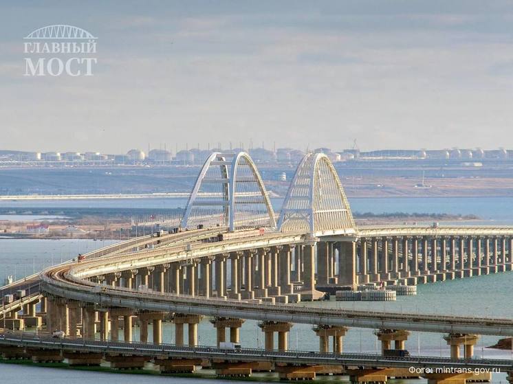 На Крымском мосту образовалась пробка из 115 авто