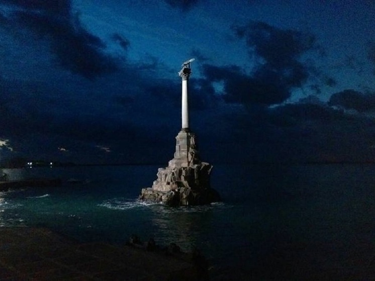 Губернатор Развожаев: обнаруженный в море у Севастополя предмет не является миной