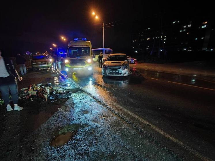 Водитель мотоцикла пострадал в ДТП с Subaru Legacy в Южно-Сахалинске