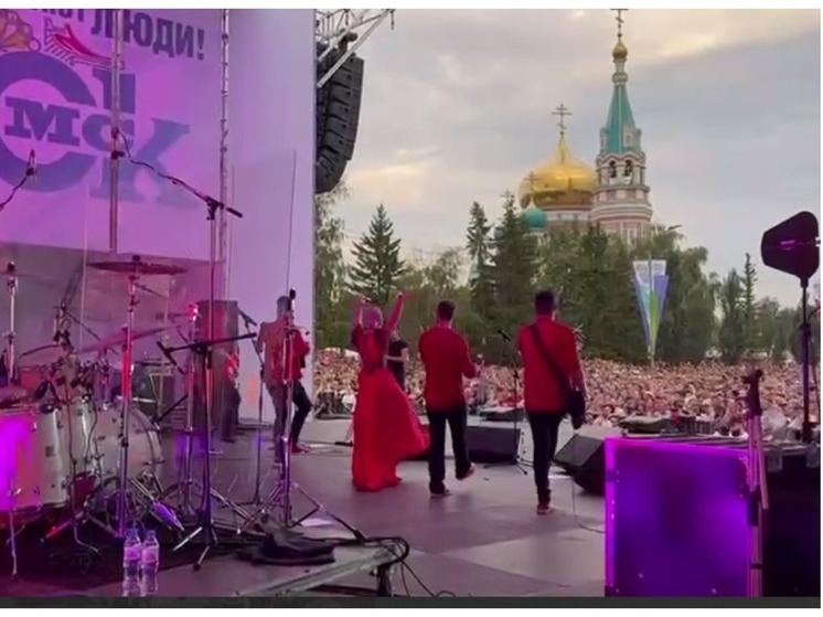 Певица из Новосибирска Пелагея бесплатно выступила на Дне города в Омске