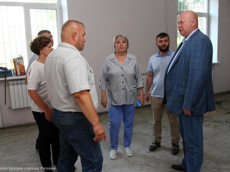 В Рязани депутат Госдумы Красов проверил качество капремонта школ