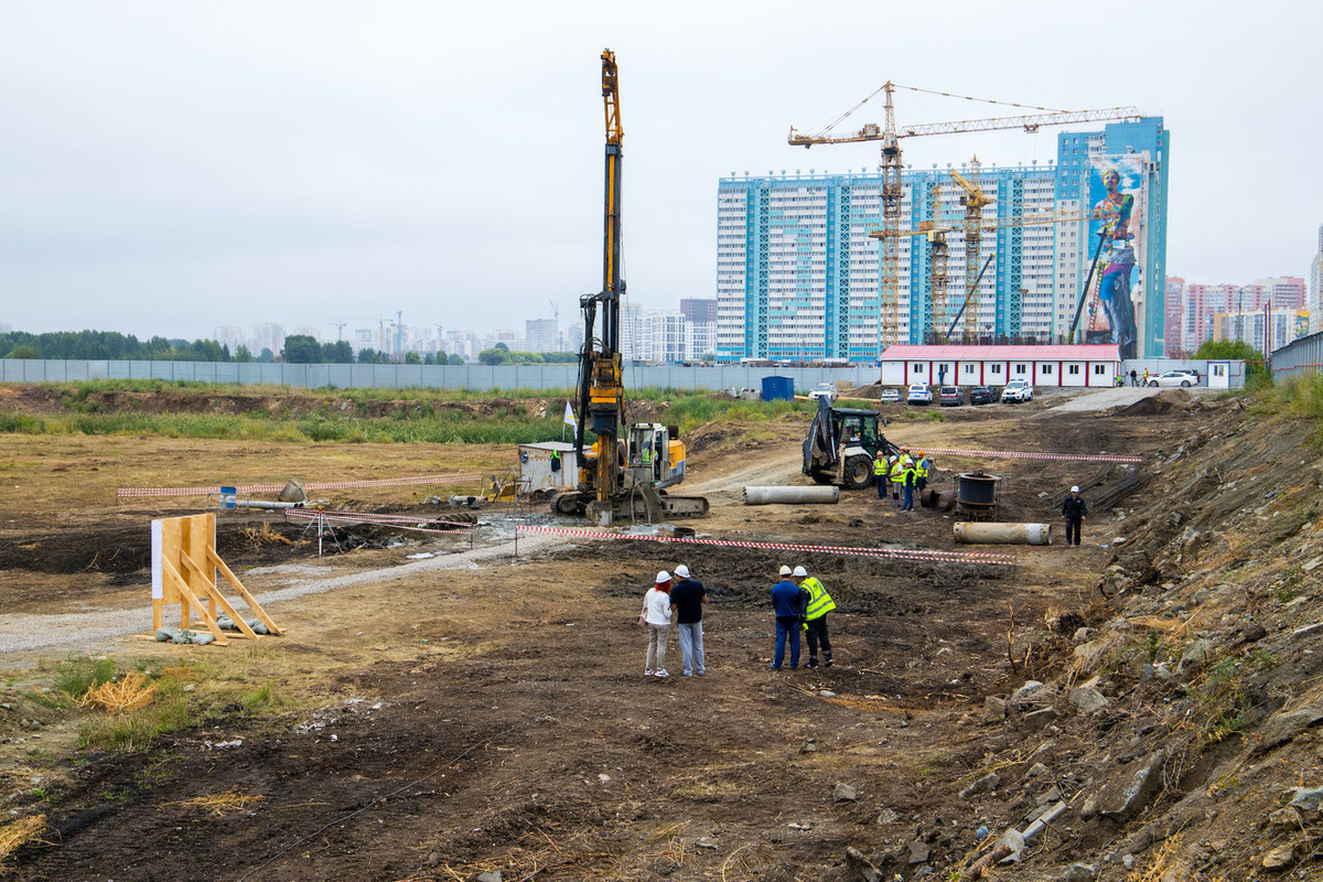 В Челябинске начали строить футбольно-легкоатлетический манеж