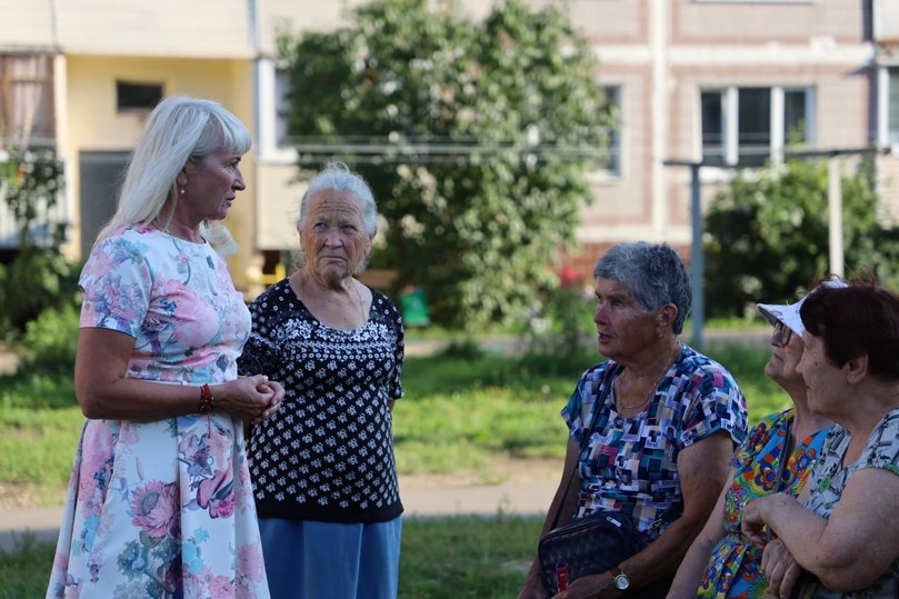 День двора проводили. Праздник двора. Улица днем. Детский праздник на улице. Праздник двора картинки.