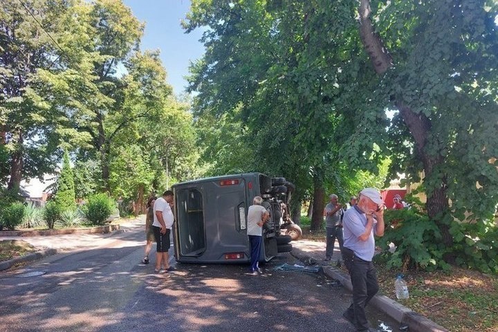 В больнице Ессентуков остаются 9 пострадавших после ДТП с маршруткой