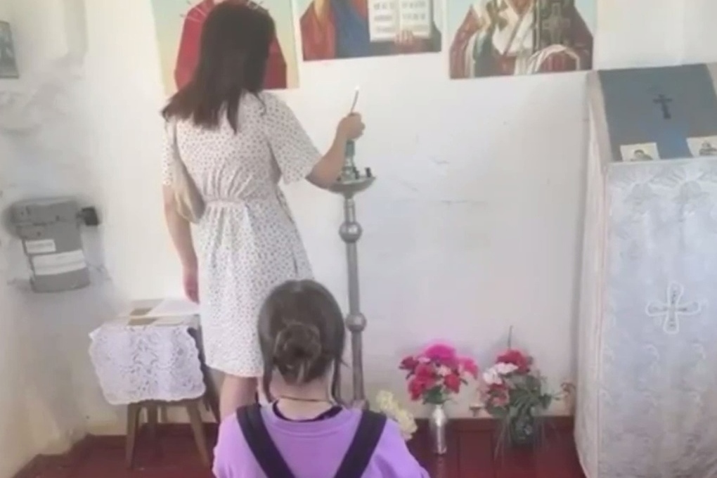 В Тверской области девочки врубили музыку и изобразили намаз в часовне: МВД проводит проверку