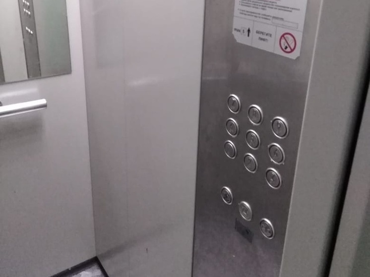 Строители Красноярского края отремонтировали полтора десятка лифтов в домах ЛНР