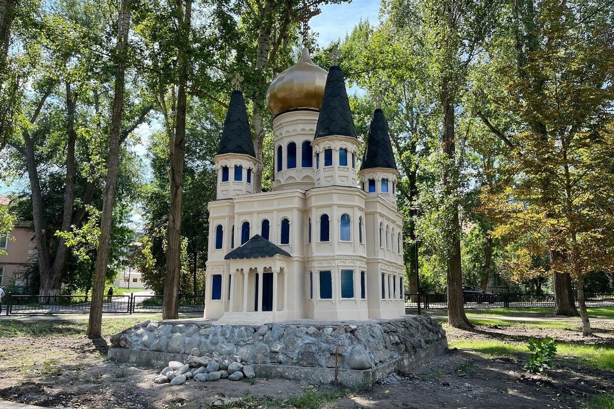 В Саратове запенили макет церкви на проспекте 50 лет Октября - МК Саратов