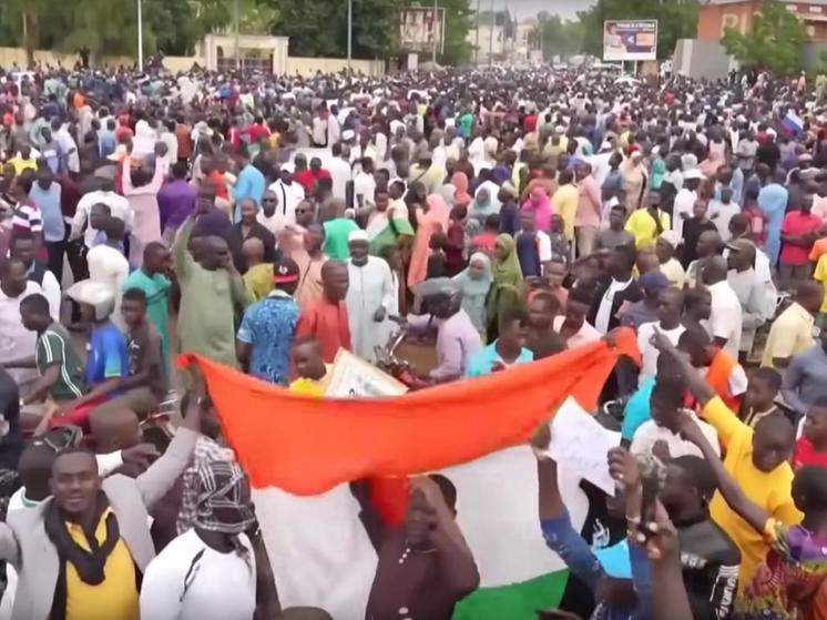 Армия Нигера готовится к отражению возможной военной интервенции