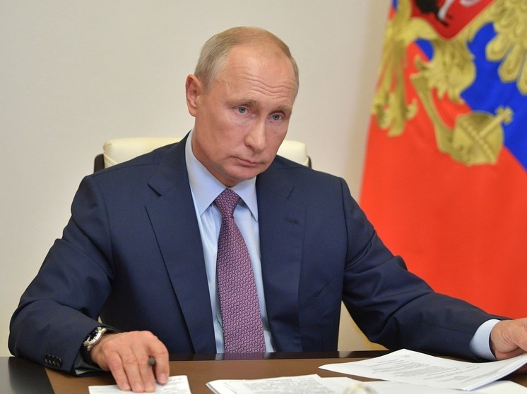 Путин возложил на Росалкогольрегулирование функции по контролю за оборотом табака