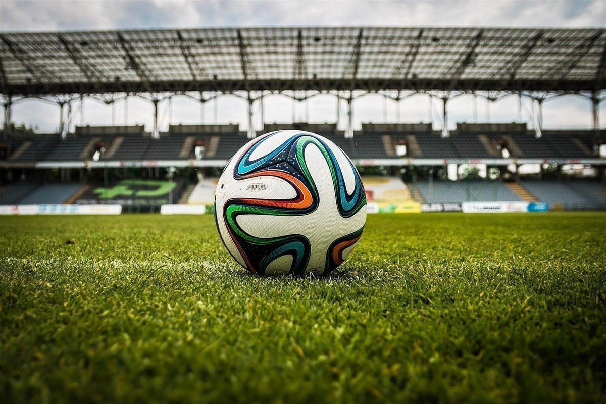 Хабиб и Роналду могут стать лицами студенческого футбольного турнира в ОАЭ