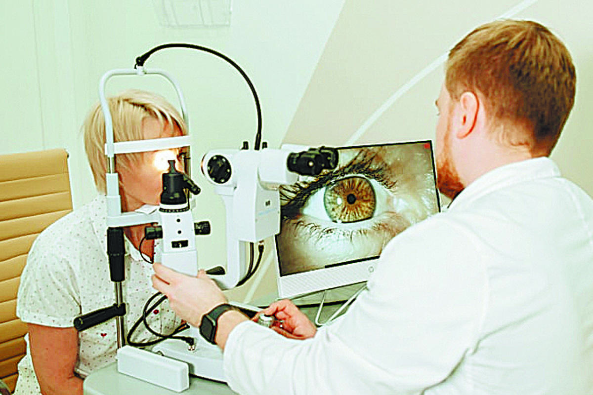 “Flies, fog”: an ophthalmologist called the signs of incurable eye diseases