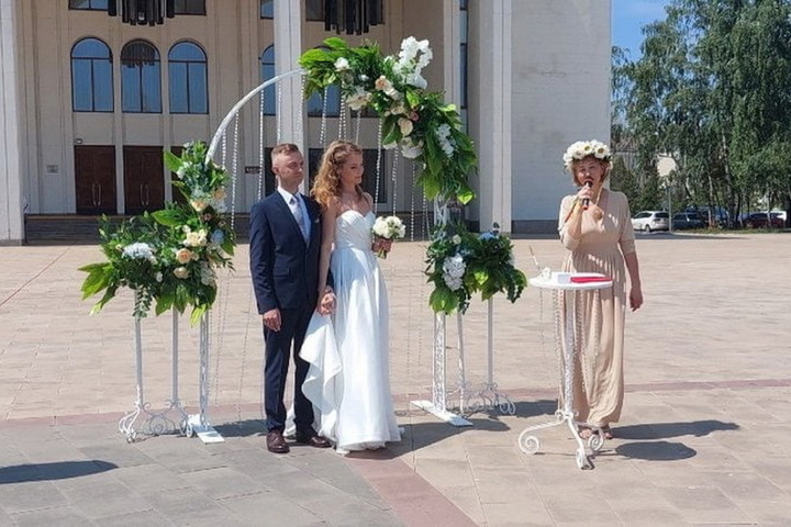 Куряне в следующем году смогут зарегистрировать брак на Театральной площади