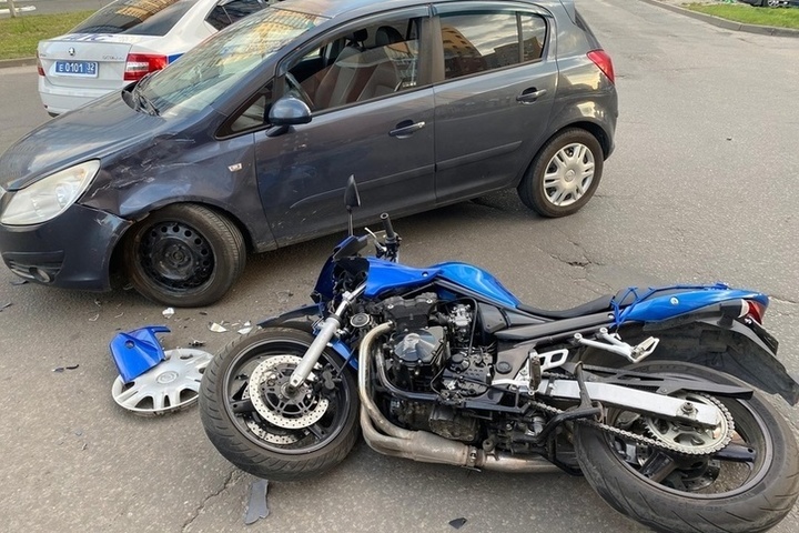 Иномарка сбила мотоциклиста на Строкина в Брянске