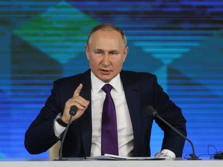 Путин внес в Думу поправки в законы о военном положении и ЧП в России