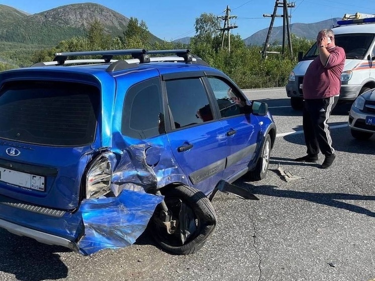 В Кировском районе столкнулись LADA Kalina и Ford Galaxy