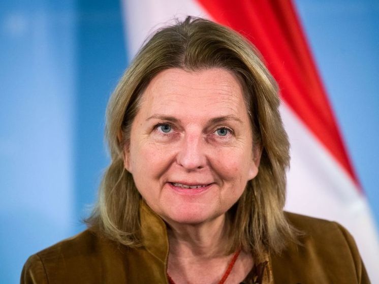 Экс-глава МИД Австрии Кнайсль призналась, что ей нравится жить под Рязанью