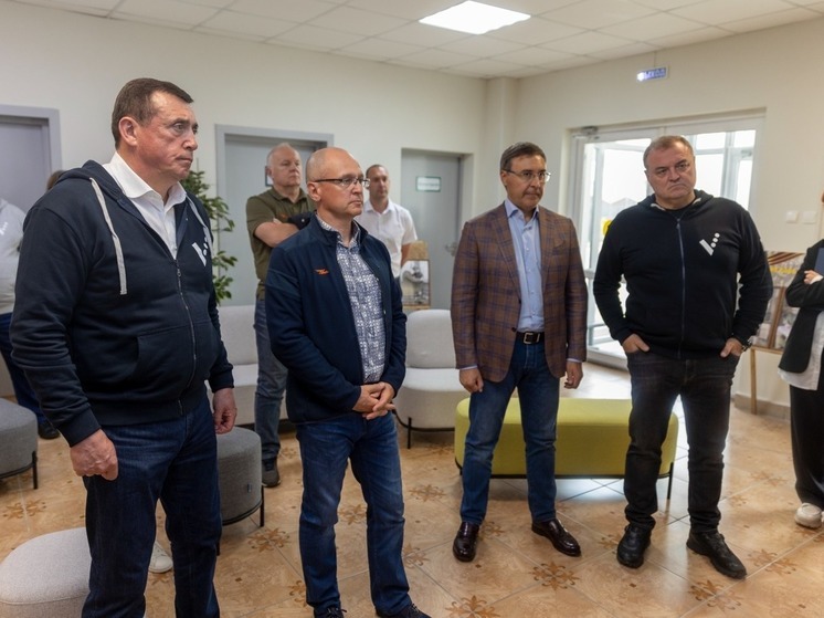 Сергей Кириенко и Валерий Лимаренко посетили филиал фонда «Защитники Отечества» в Сахалинской области