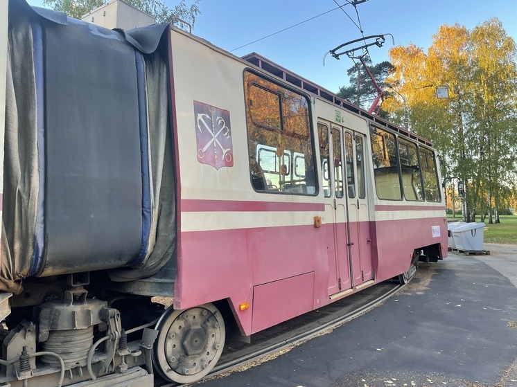 В Петербурге завершилась установка первой камеры для фиксации нарушений ПДД на трамвайных путях
