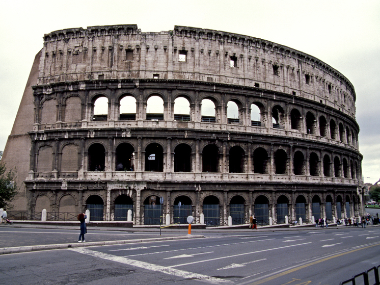 Римский Колизей из-за ремонта не сможет стать ареной для поединка двух миллиардеров