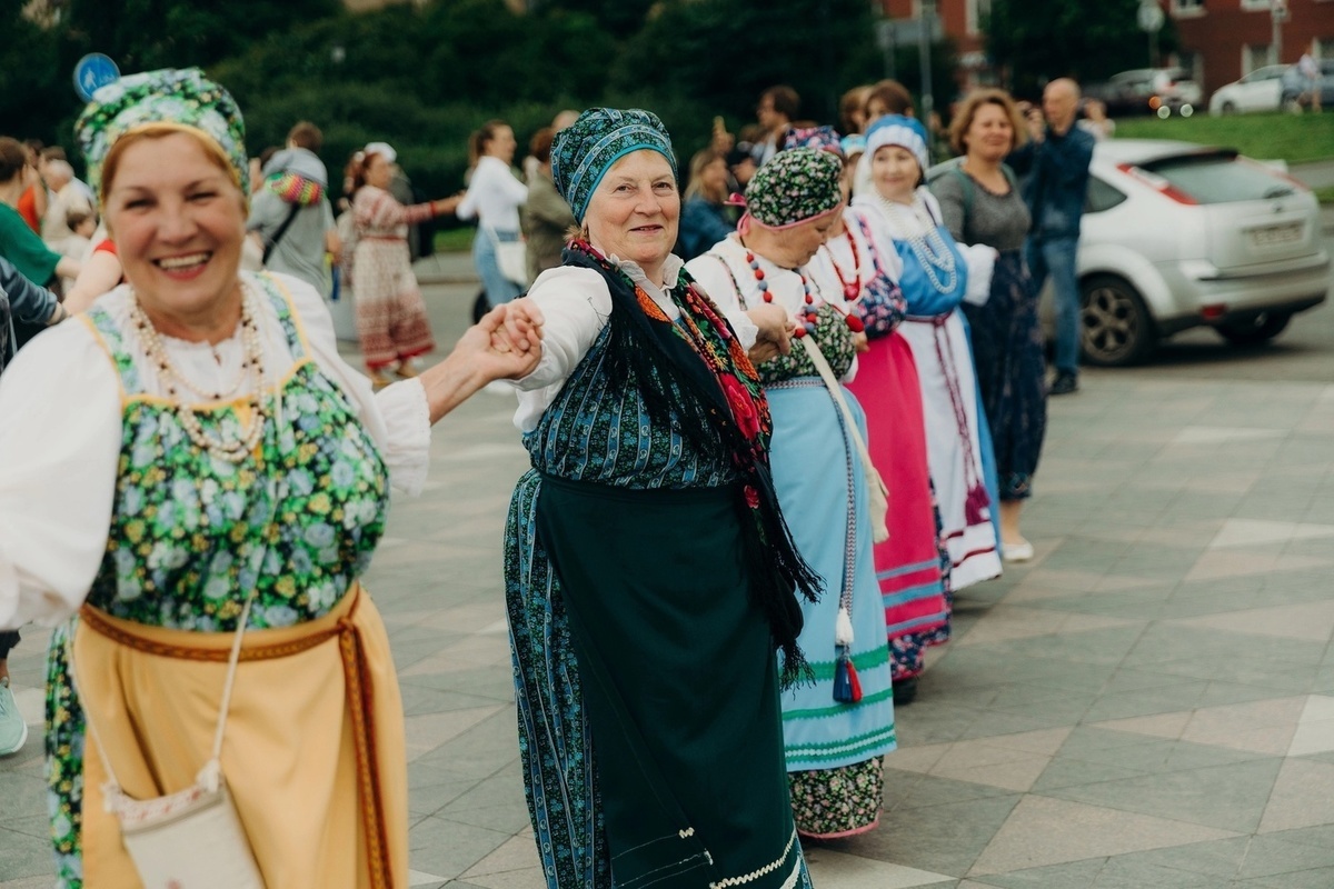 Карельскую круугу станцевали в Петрозаводске - МК Карелия