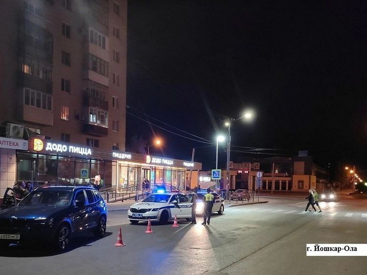 В Йошкар-Оле велосипедист поехал через дорогу и попал под машину