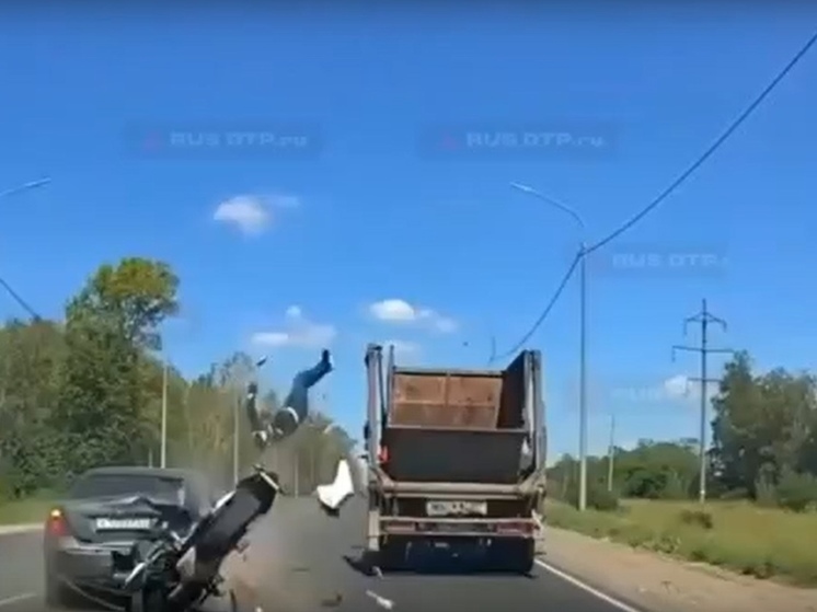 Момент серьёзного ДТП с мотоциклом на Южной окружной в Рязани попал на видео