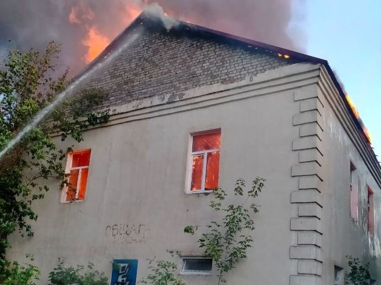 В Ряжске произошёл пожар в двухэтажном нежилом доме