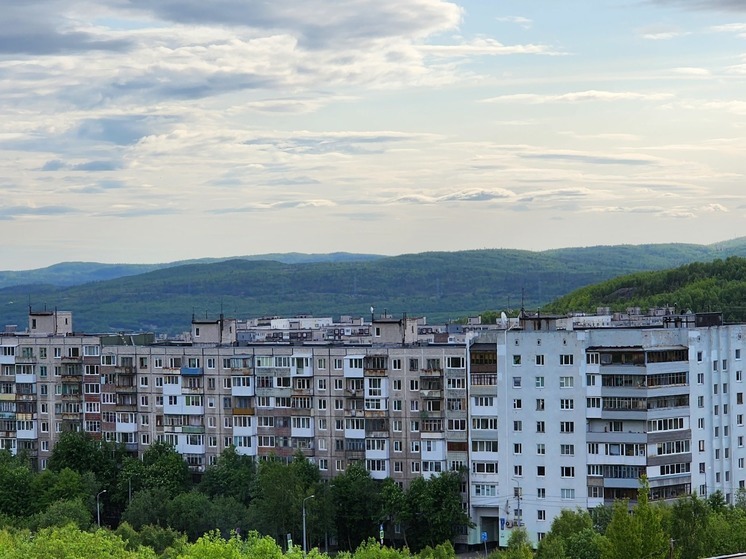 В Мурманске на проспекте Ленина с высоты сорвался рабочий