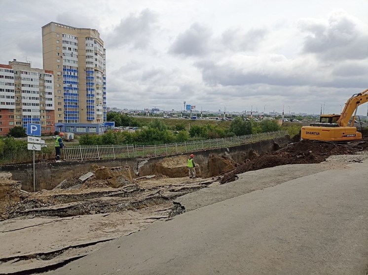 В Омске могут расселить новостройку, рядом с которой обвалился грунт