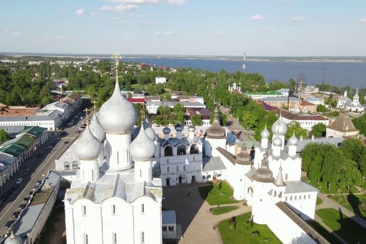 Ростов Великий звонница сбоку