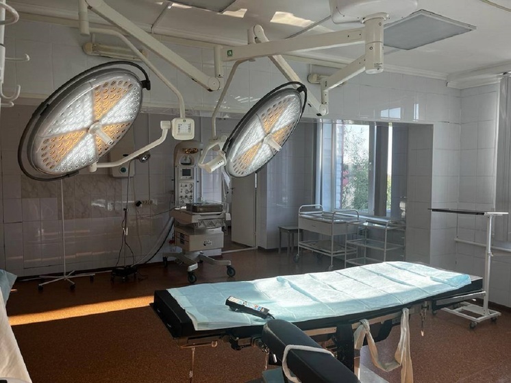 В райбольницу Шурышкарского района поступили современная кровать и светильник для хирургов