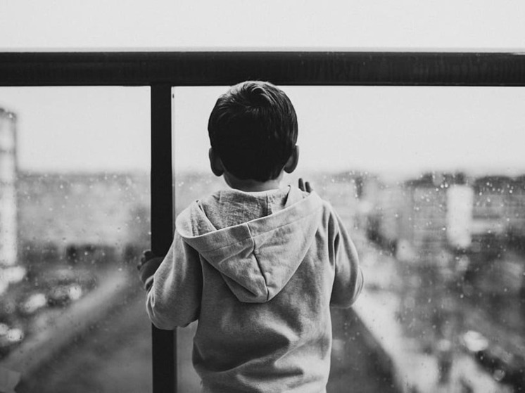 Шестилетний ребенок выпал из балкона в Горловке